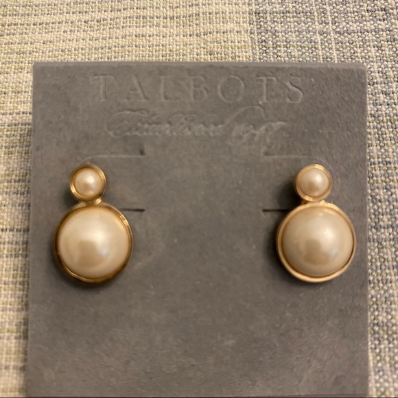NWT Talbots Pearl Gold Stud Earrings - Picture 4 of 10